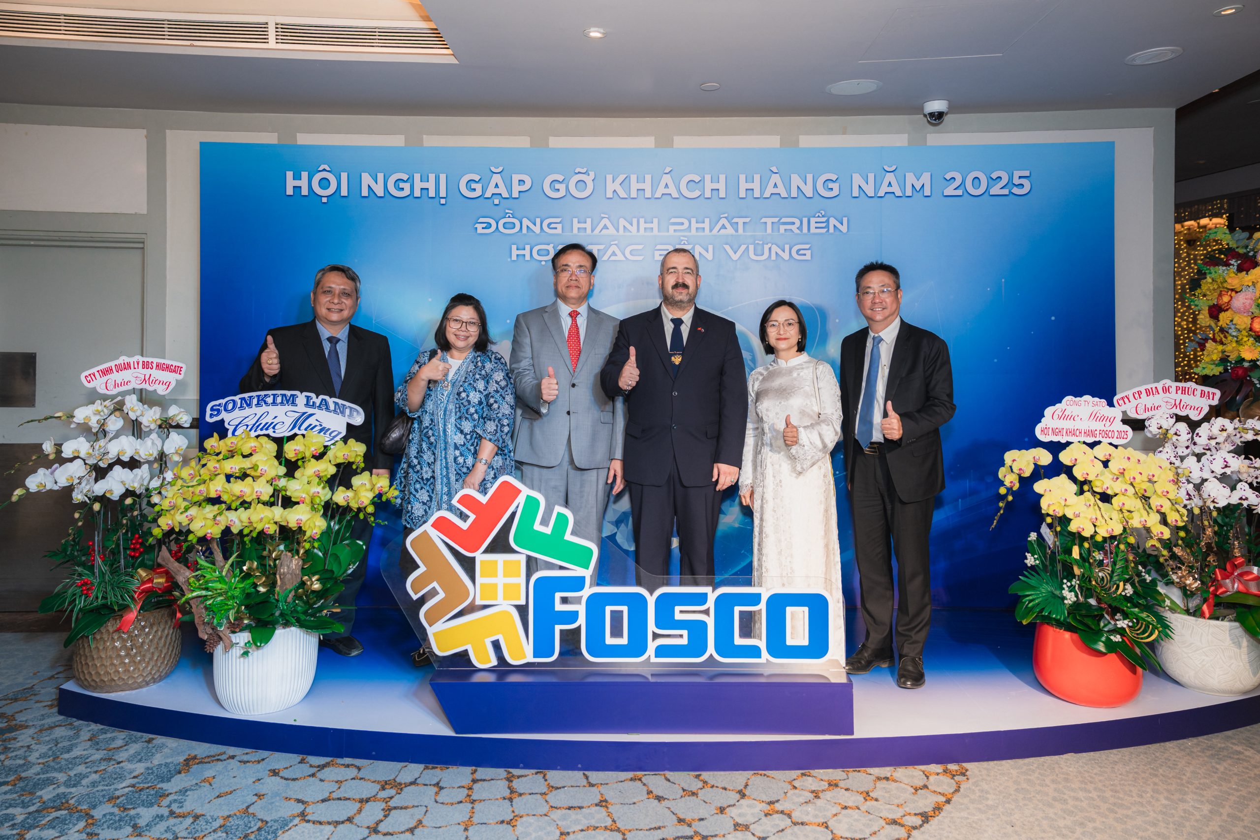 FOSCO Hoi Nghi Gap Go Khach Hang 2025 01