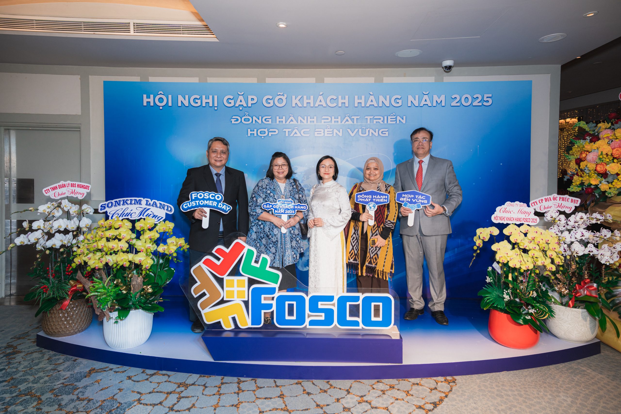 FOSCO Hoi Nghi Gap Go Khach Hang 2025 02