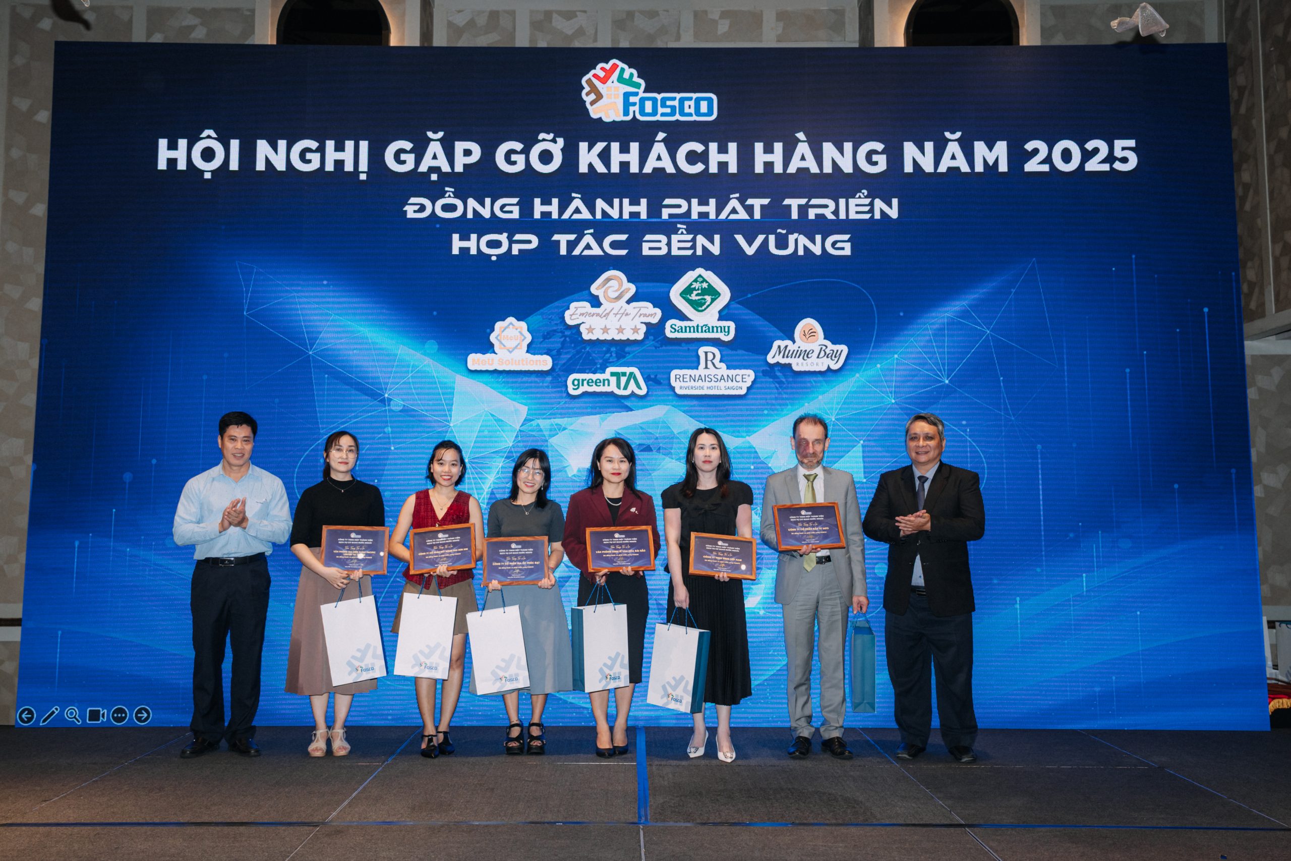 FOSCO Hoi Nghi Gap Go Khach Hang 2025 10